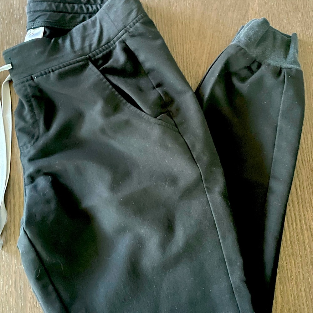 Figs scrub set: black. XS top, S bottom. Great condition